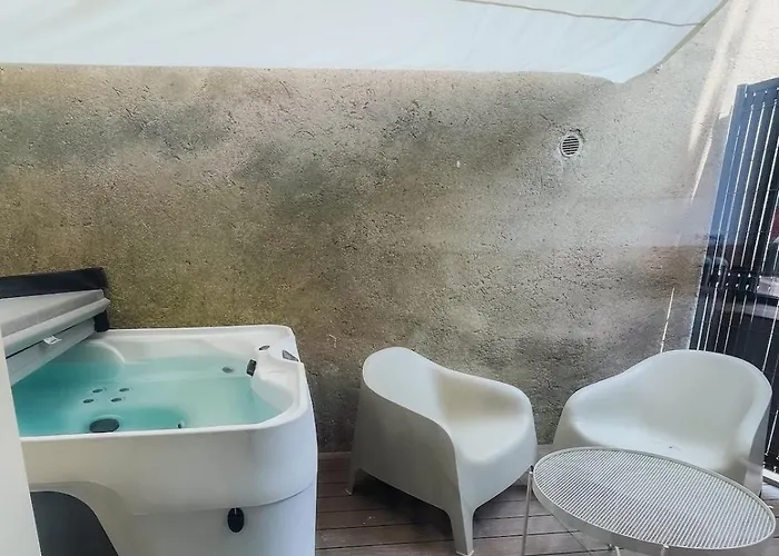 Apartmán Wake Up In White - Private Jacuzzi & Cotton Comfort *